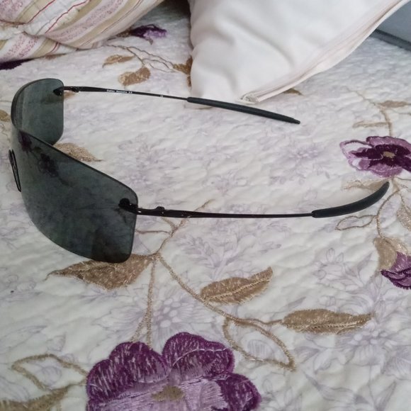 Sunglasses - Picture 4 of 5